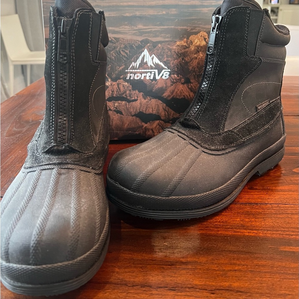 Men's Black Boots Nortiv8. Never worn- in original box.